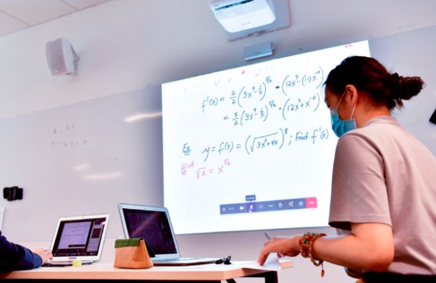 北京鼎石学校