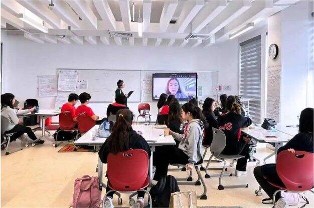 深圳市蛇口外籍人员子女学校：国际文凭课程 &middot; 通往大学的桥梁！