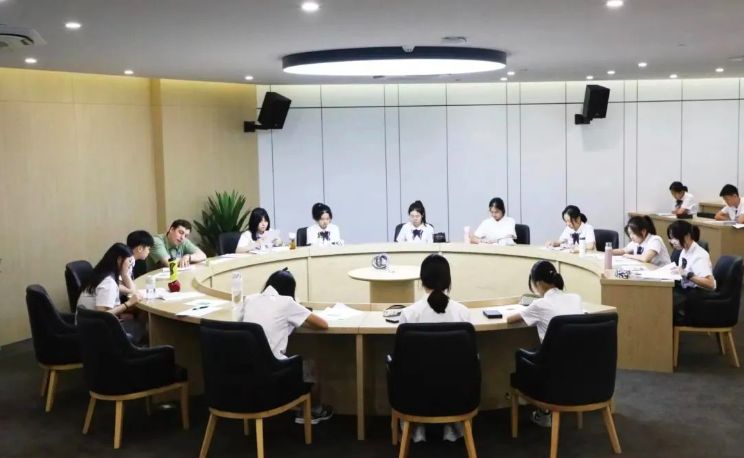 上海外国语大学附属杭州学校
