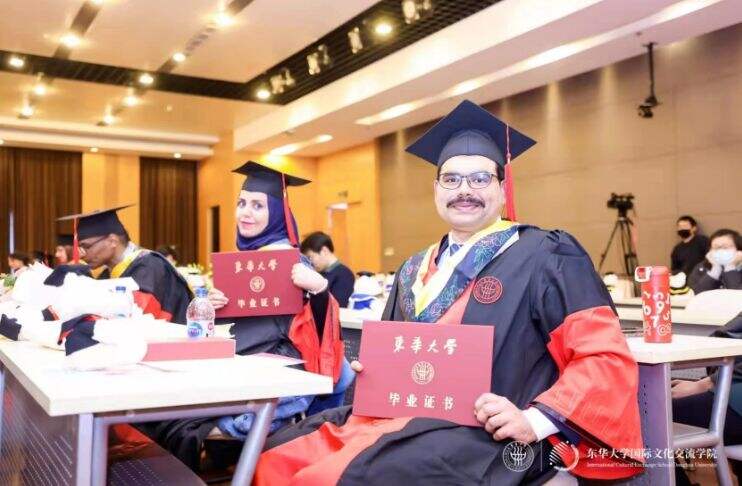 青岛明德封面人物Dr. Hassan：外国博士的创新物理课