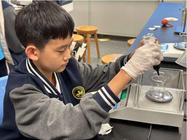 深圳市南山为明学校国际部：在实验中感受化学无穷魅力！