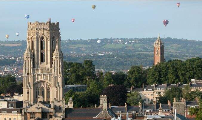 深圳市博纳学校：登顶剑桥，美本前三十，全面爆发！