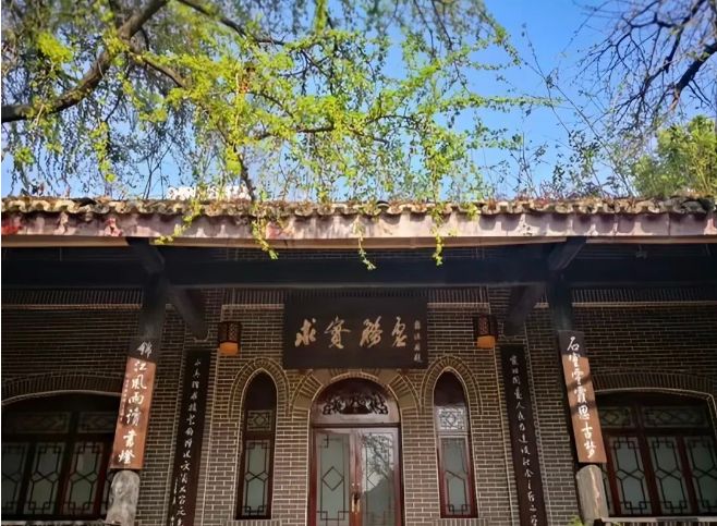 成都石室中学剑桥国高