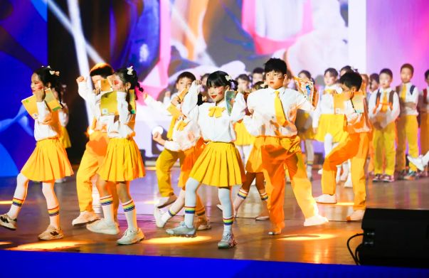 青岛大学双语实验学校