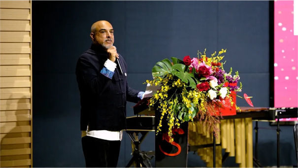 深圳蛇口国际学校：深圳首所国际学校校长：教育如沏茶，需掌握最佳火候！