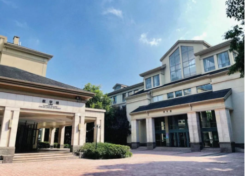 绿城常春藤国际学校