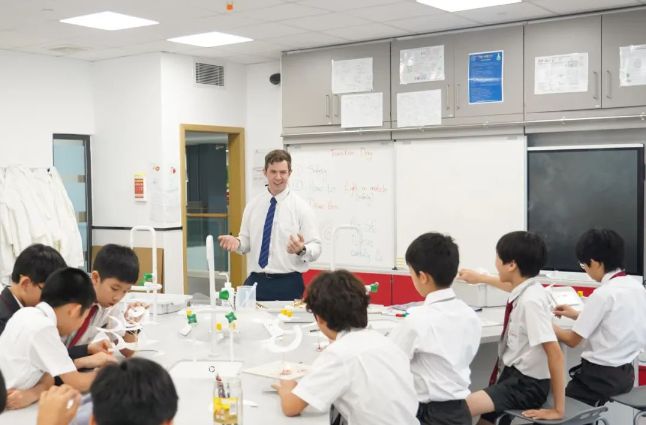 佛山霍利斯“升学体验”活动，让学生提前体验新学年的课程和校园生活节奏！