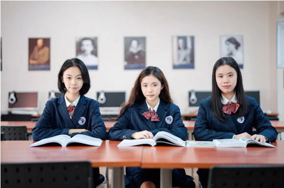 深圳博纳国际学校：初中暑期书单！