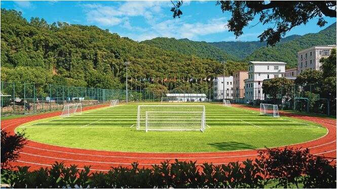 近日，华美外国语学校传来喜讯，成功获批高中办学资格，由&ldquo;九年一贯制学校&rdquo;变更为&ldquo;十二年一贯制学校&rdquo;（高中18个班576人）。这是学校发展历程中的重要里程碑，也是对学生、家长及社会各界长期以来关心和支持的肯定。