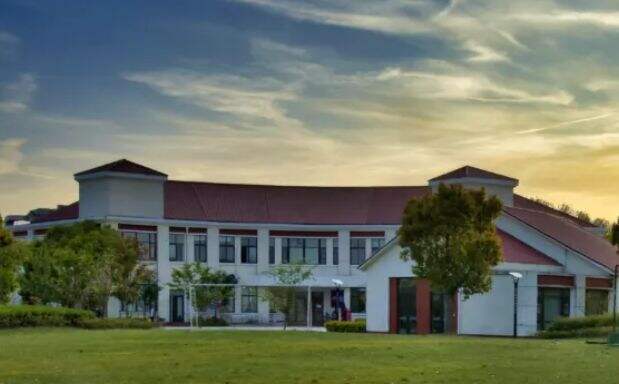 上海青浦区宏润博源高级中学怎么样？一年学费多少钱？