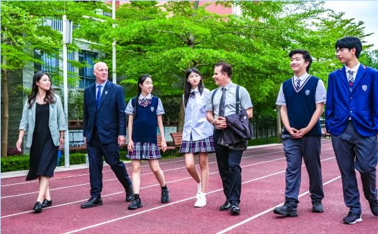 快带上中考成绩单来瑞得福抢奖学金吧！565分拿全奖、558分拿半奖！