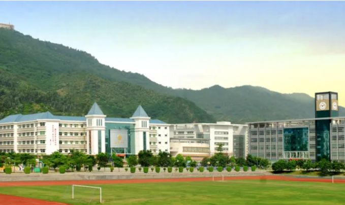 深圳富源英美学校