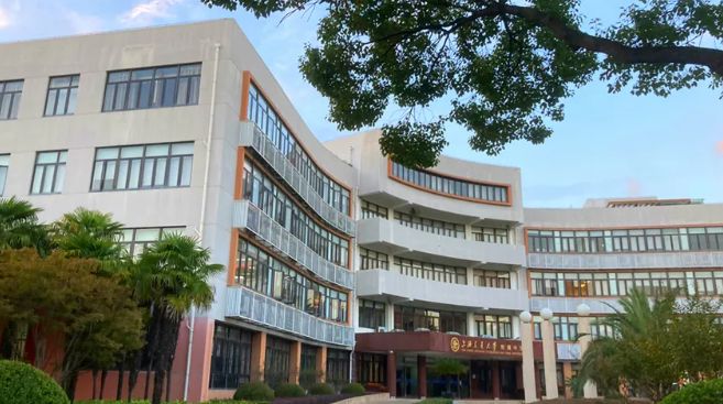 上海交通大学附属中学IB课程中心