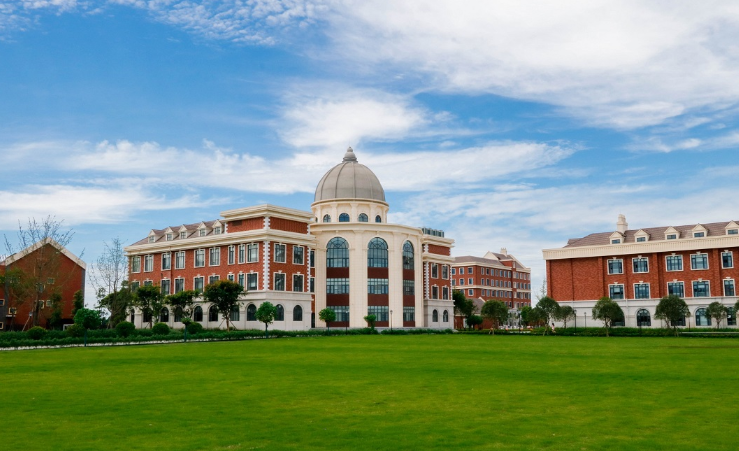 成都墨尔文学校