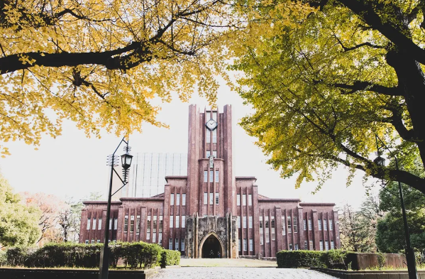 IEC中日融合课程招生对象有哪些？学费标准多少钱？
