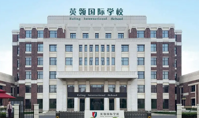 大連英領(lǐng)國際學(xué)校2025年入學(xué)考試全攻略?。êP試/面試）