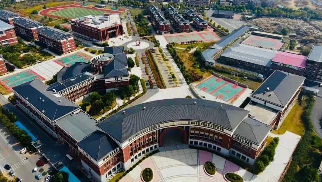 大连枫叶国际学校