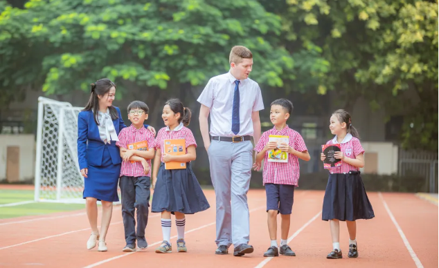 招生启动！加拿达外国语学校2025年入学意向登记开启！