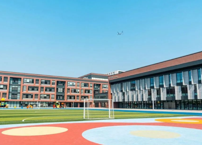 2025年想插班朝阳区凯文学校国际高中？先看看奖学金有多少！