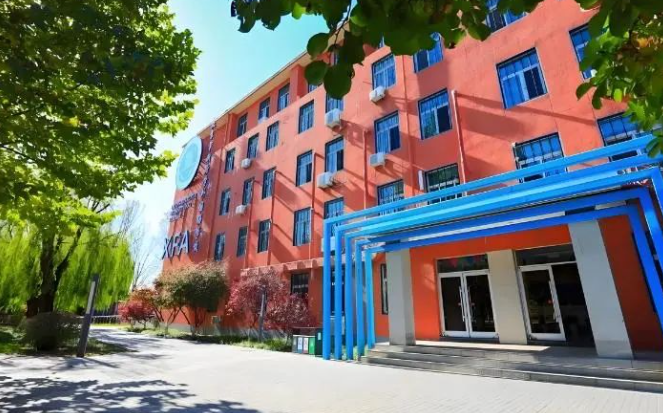 北京市新府学外国语学校