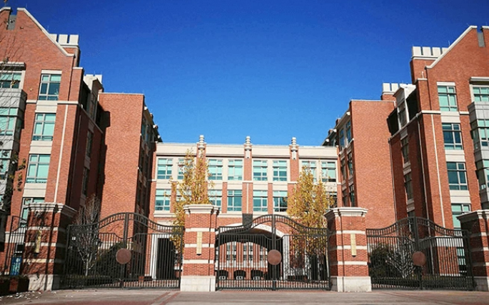 北京国际学校的天花 | 一文快速了解北京市鼎石学校