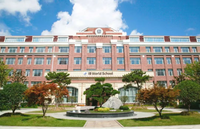 2025年青岛明德双语学校初中部招生简章