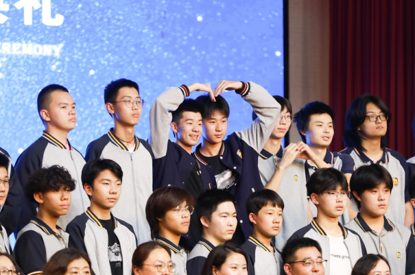 北京东方红学校明德学院2025-26招生简章（附学费、招生计划、课程体系）