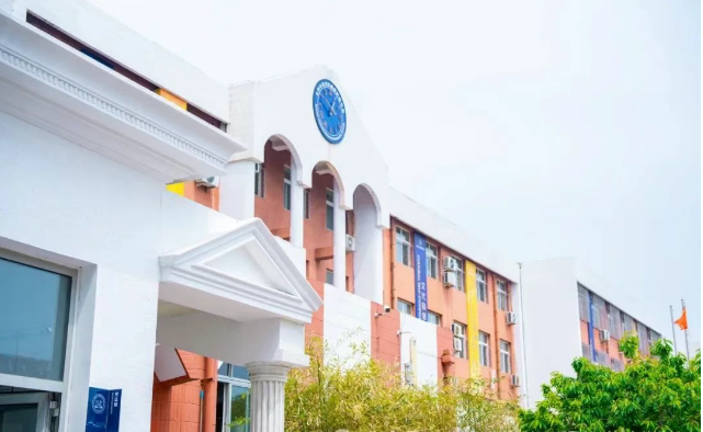 海淀区崛起实验学校