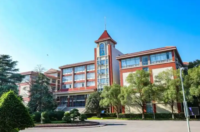 上海天华德法文理课程中心：课程特色与升学路径详解