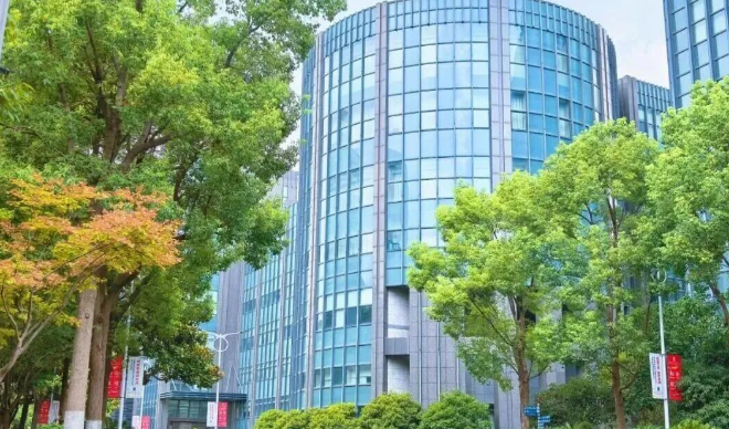 上海东鼎外国语学校