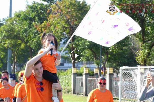 这一年，我们在幼儿园举办过很多精彩的活动，但圣诞亲子运动会依旧独特&mdash;&mdash;它关乎运动，也关乎陪伴；它是一次户外探索，也是BMH体育教育生动的呈现。  1场在5万平方米户外草坪上展开的体育课程，20个依据儿童发展需求精心设计的游戏，300组家庭共同度过运动的美好时光，我们期望运动的习惯、陪伴的温暖、挑战的勇气，成为这个圣诞最好的礼物！